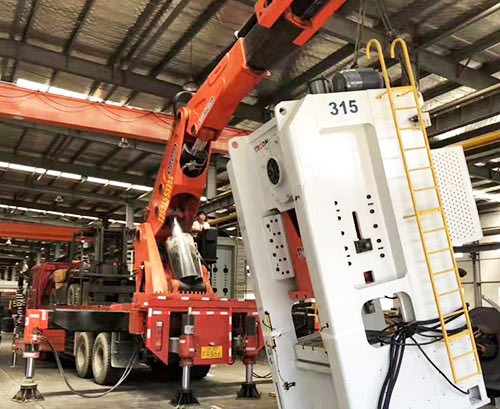 麻洋镇附近随车吊出租，轻松解决运输难题