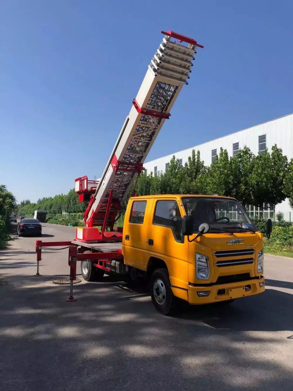 麻洋镇附近的云梯车出租服务：轻松解决高空作业需求