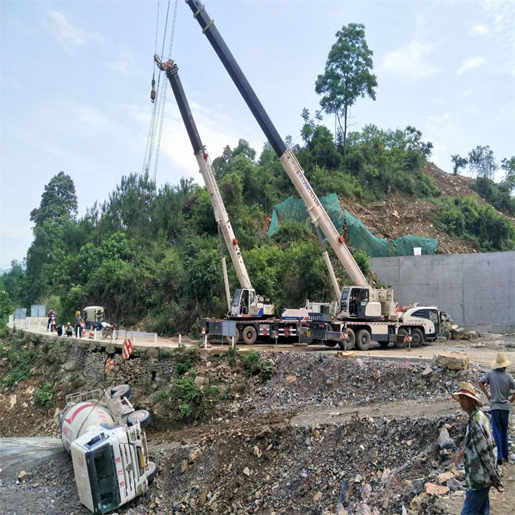 麻洋镇汽车掉沟里叫吊车救援要多少钱